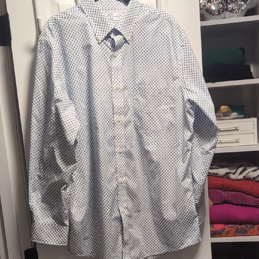 Men's Croft & Barrow White and Navy Geometric Shirt